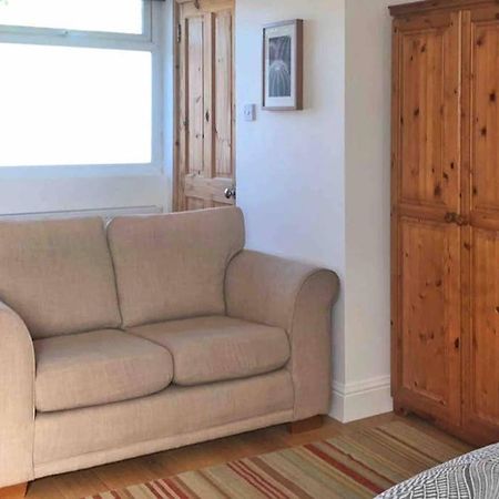 Modern Studio Apartment Near Town Centre Poole Dış mekan fotoğraf