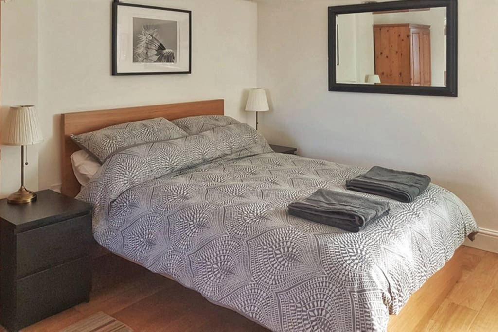 Modern Studio Apartment Near Town Centre Poole Dış mekan fotoğraf